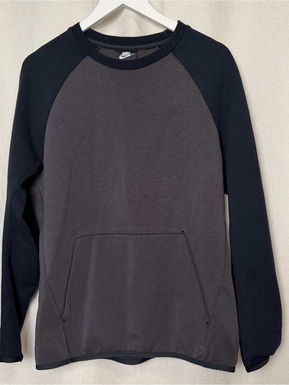 Nike Men’s Two-Tone Raglan Sweatshirt - Charcoal Gray/Black